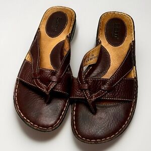 Born Brown Leather Sandals Thongs Slip On Women’s Sz 8 Casual Comfy Handcrafted
